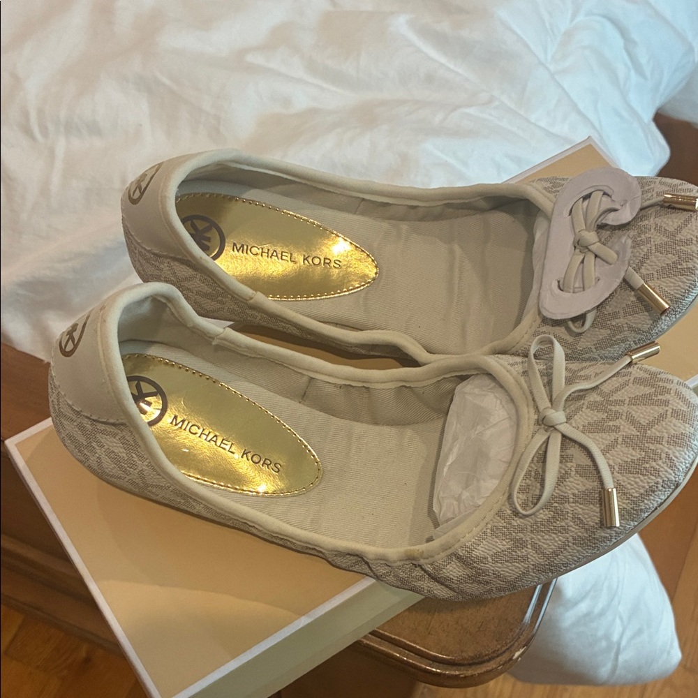 Michael Kors Ivory Logo Ballet Flats with Gold Accents - Picture 3 of 6